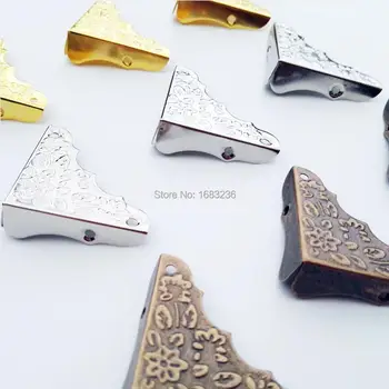 12pcs 장식적인 고대 금관 악기 황금 가슴을 보석 포도주 선물 상자가 나무 테이블에 사진 프레임 모서리 보호자 감시 37mm+나사