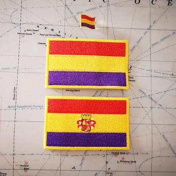 스페인 국기 자수 헝겊 조각 배지 방패와 사각형 모양의 핀 하나의 세트는 피복에 완 배낭을 장식 선물